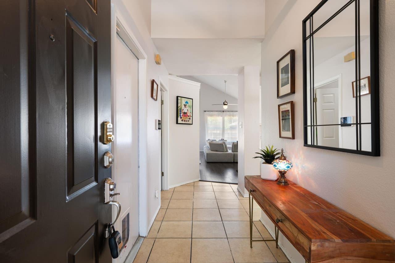 1606  Academy Pl photo 3