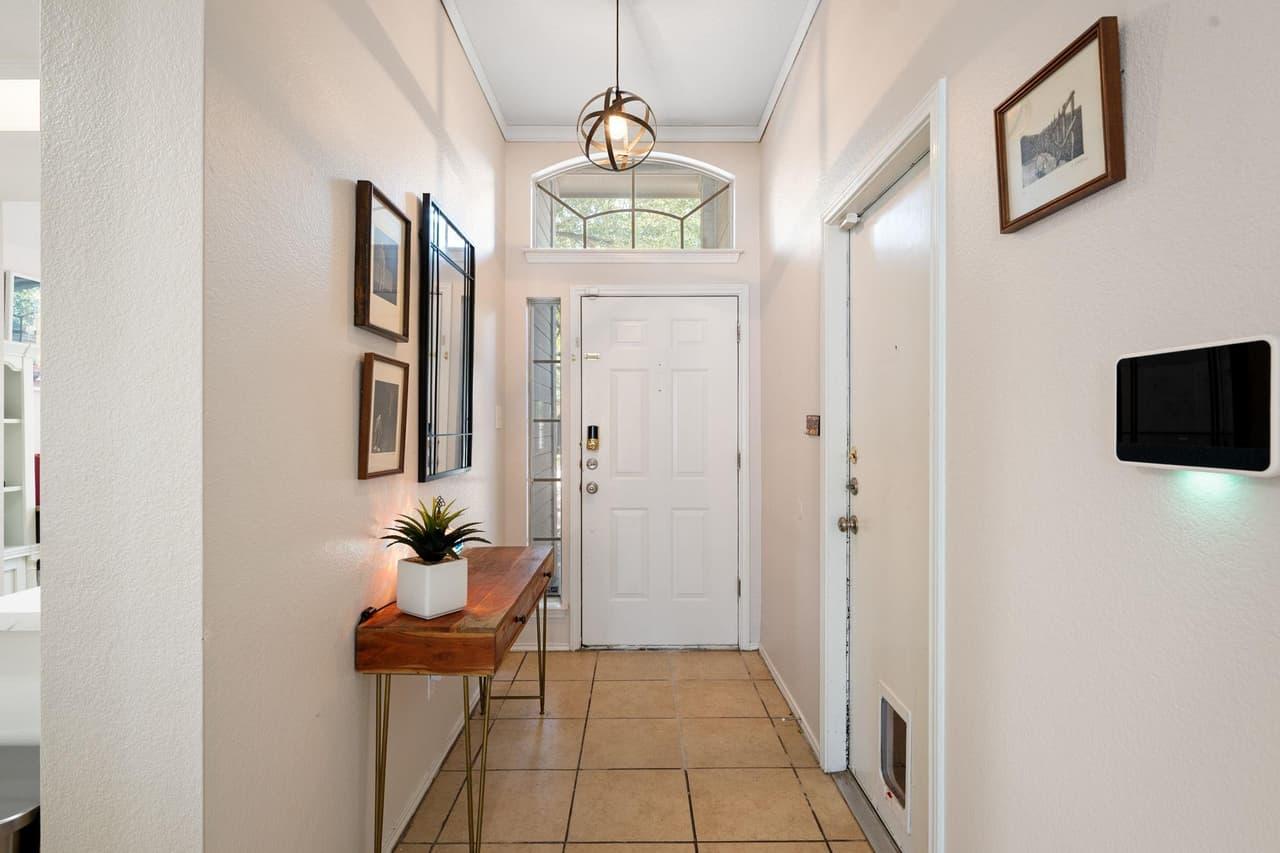 1606  Academy Pl photo 4