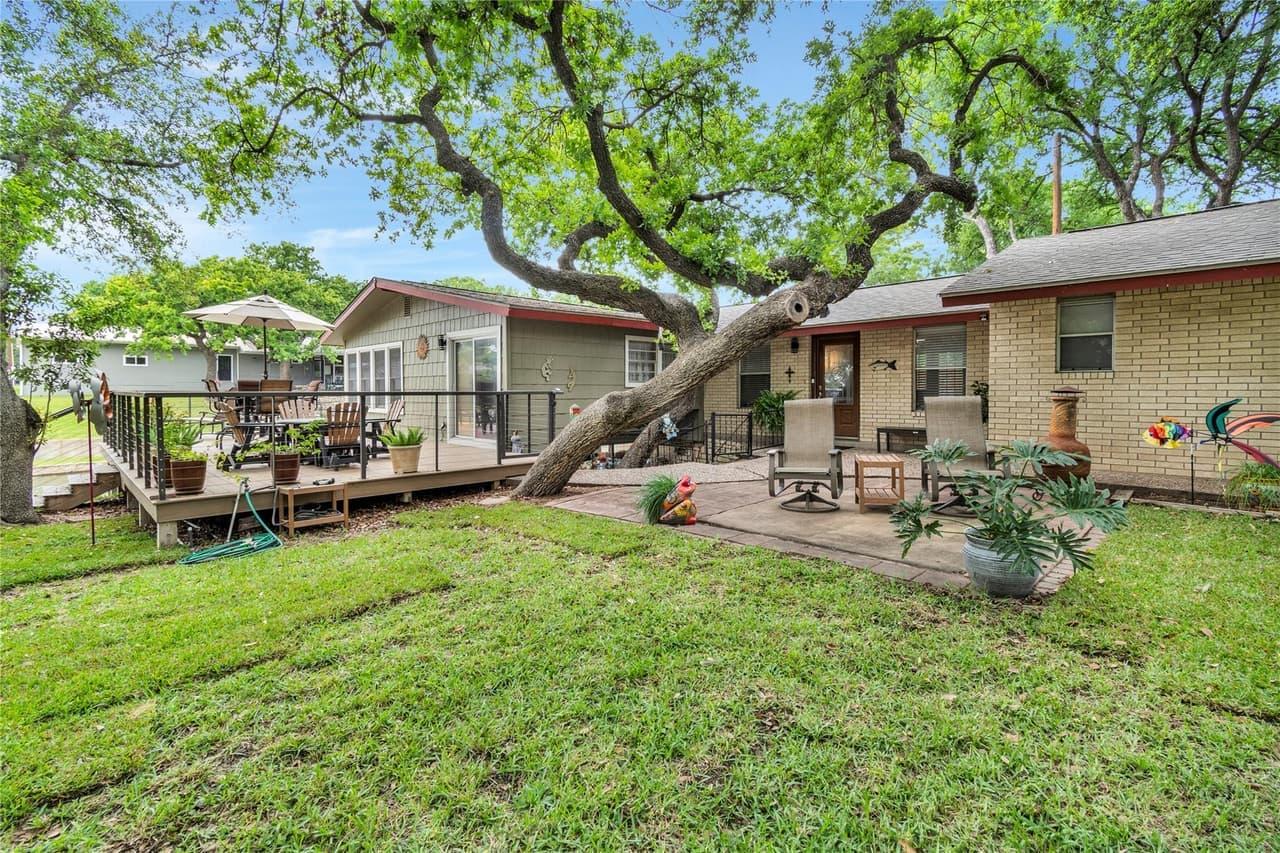 1122  Hill Circle East Dr photo 5