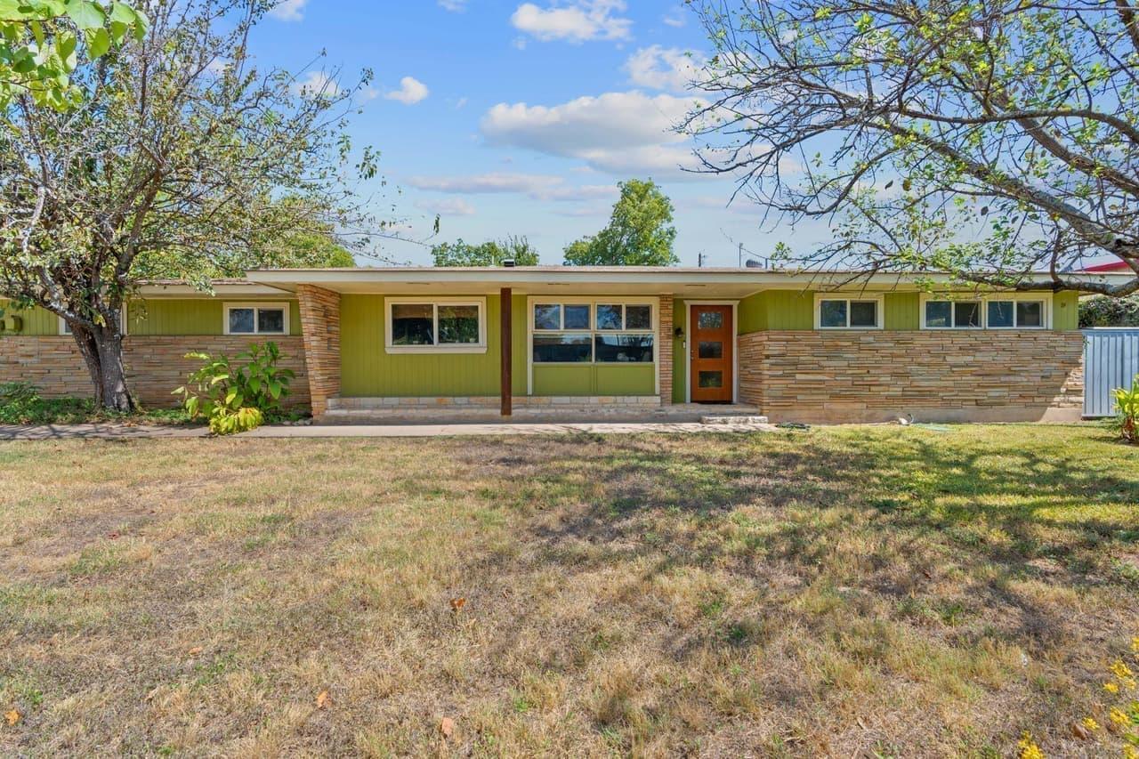 700  Corral Ln