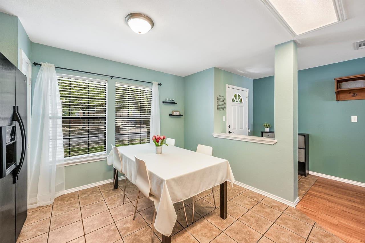 10616  Marshitahs Way photo 3