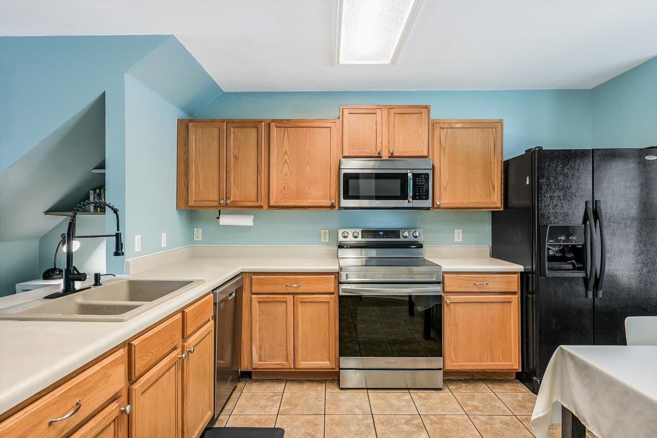 10616  Marshitahs Way photo 4