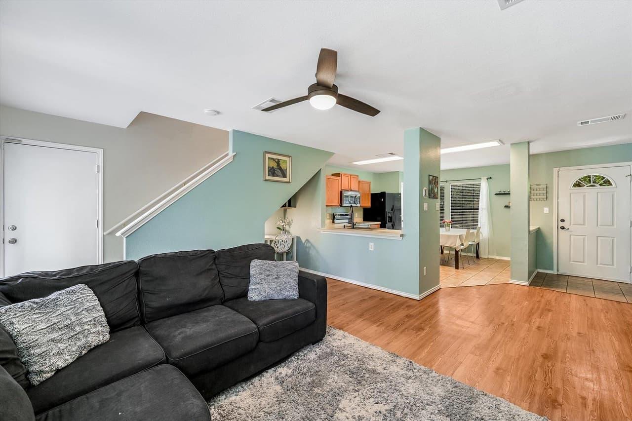 10616  Marshitahs Way photo 5