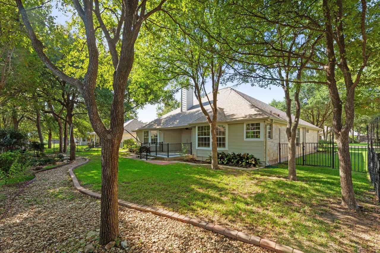 3005  Parker Dr photo 3