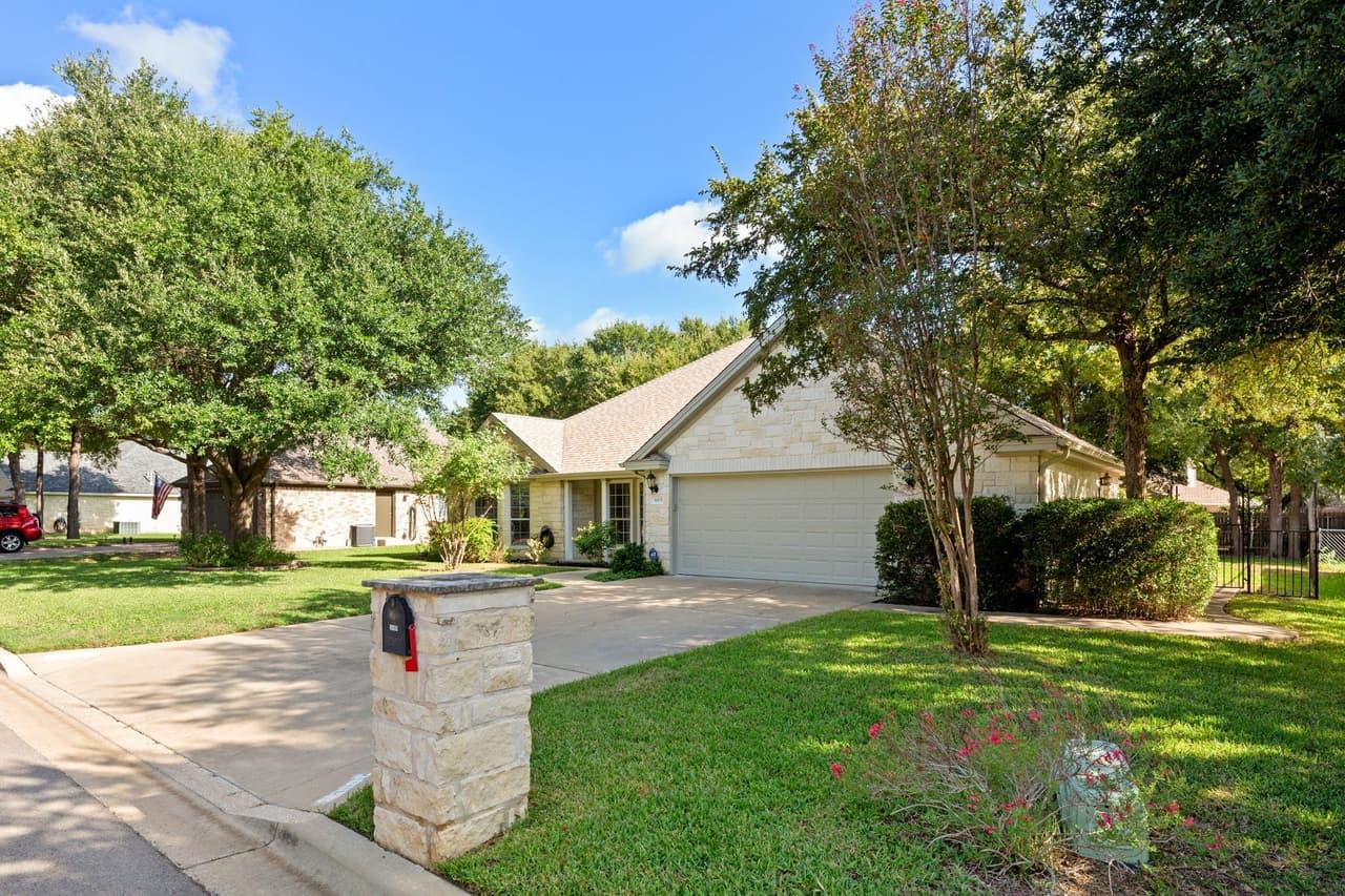 3005  Parker Dr photo 4
