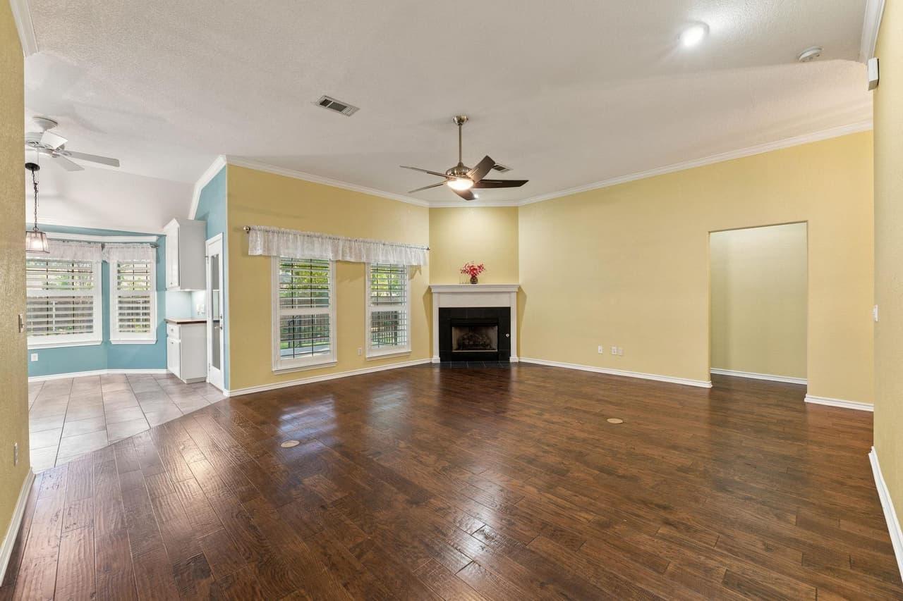 3005  Parker Dr photo 6