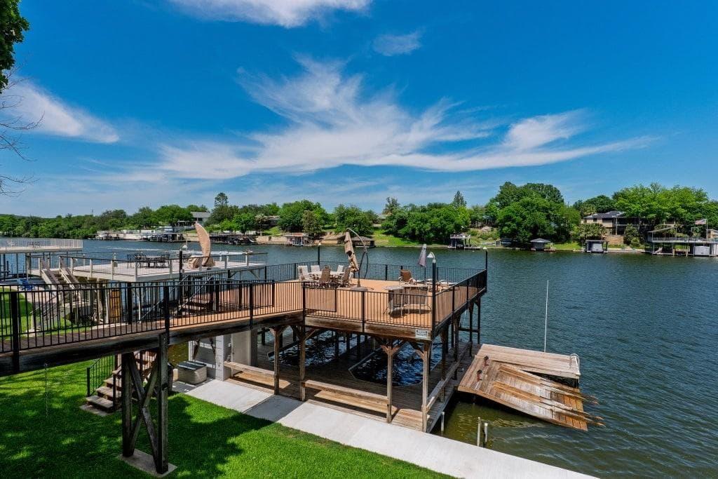 208  Riverside Dr
