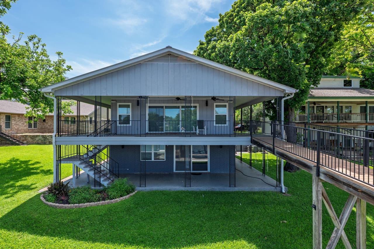 208  Riverside Dr photo 5