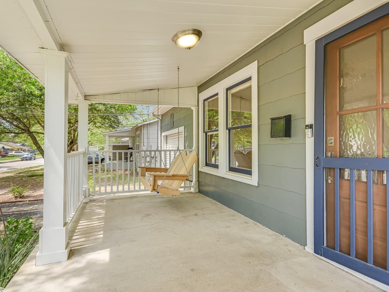 1402  Romeria Dr photo 3