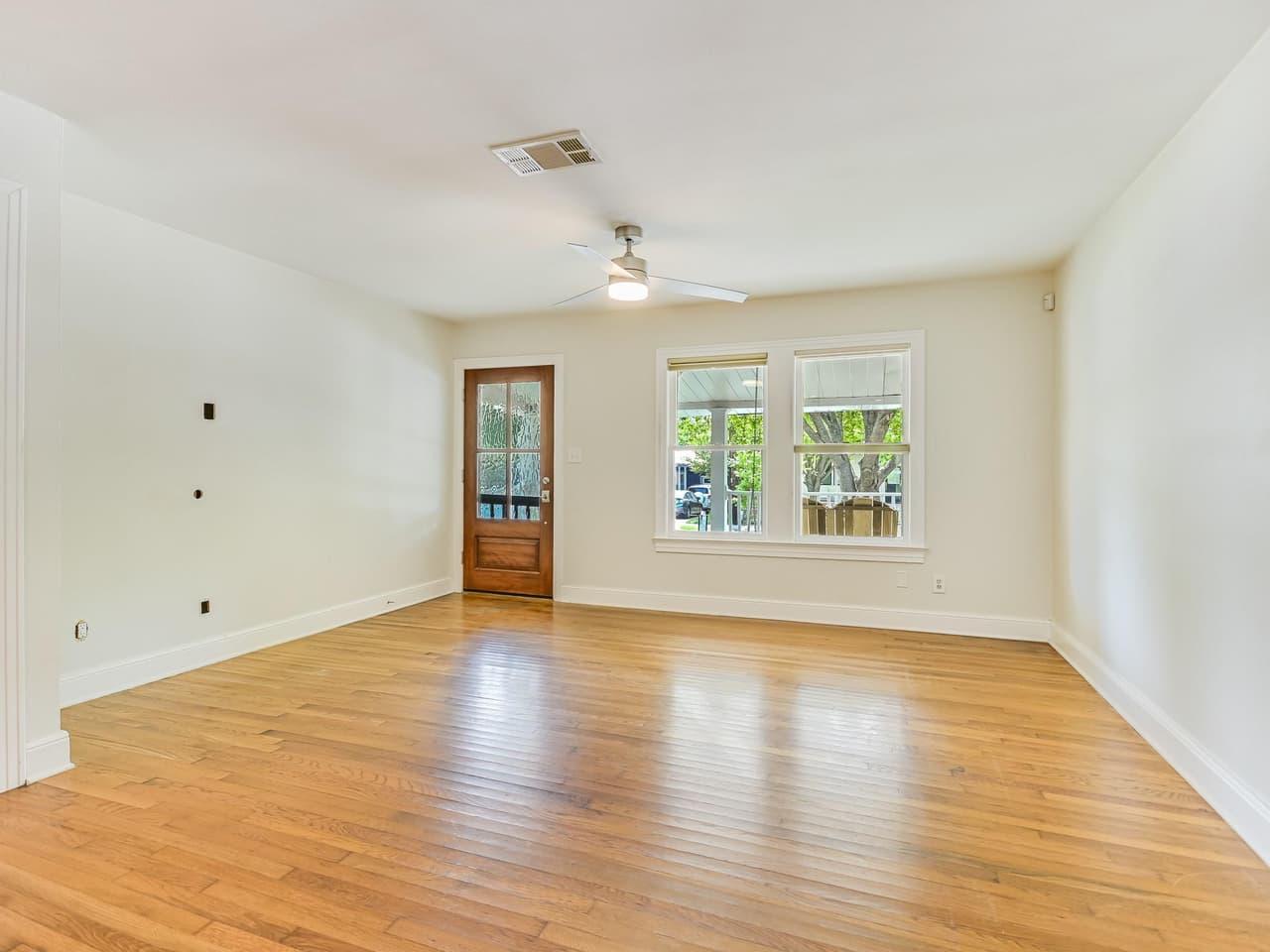 1402  Romeria Dr photo 5