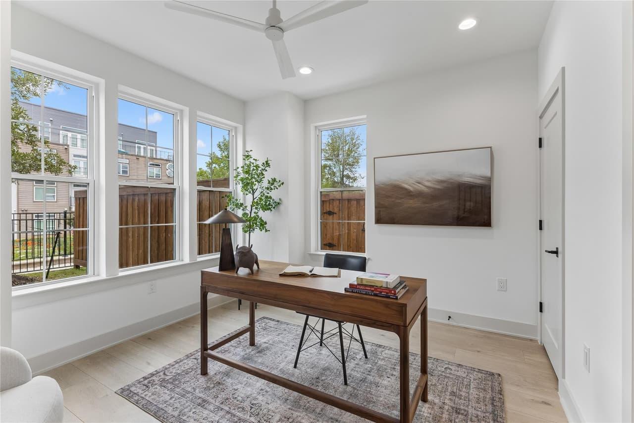 2209  Woodland Ave  #203 photo 5