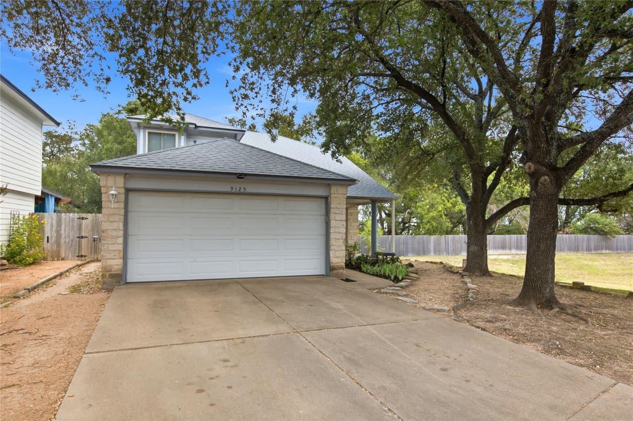 9125  Vigen Cir photo 2