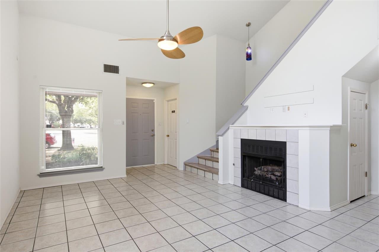 9125  Vigen Cir photo 5