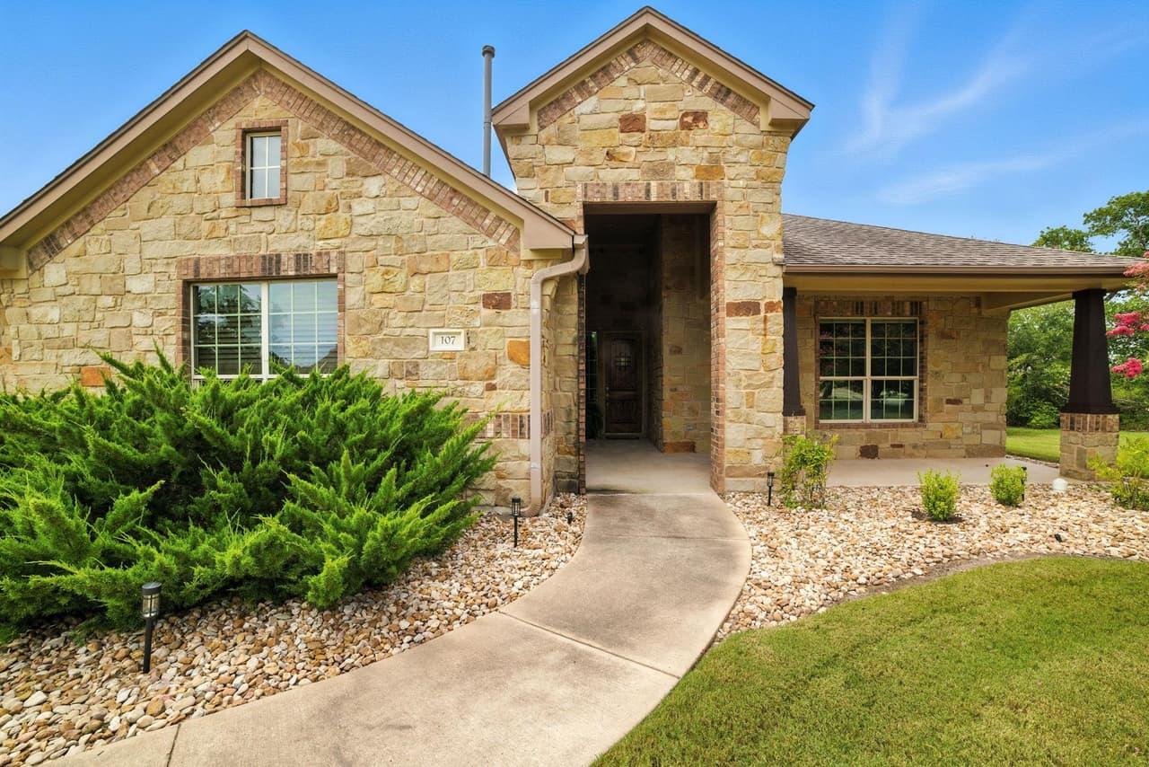 107  Tylee Cir photo 2