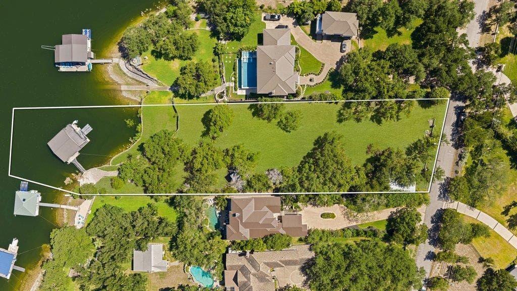 909  Brooks Hollow Rd photo 2