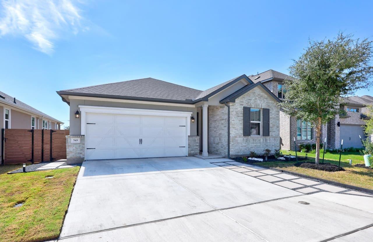 549  Raleigh Dr photo 2