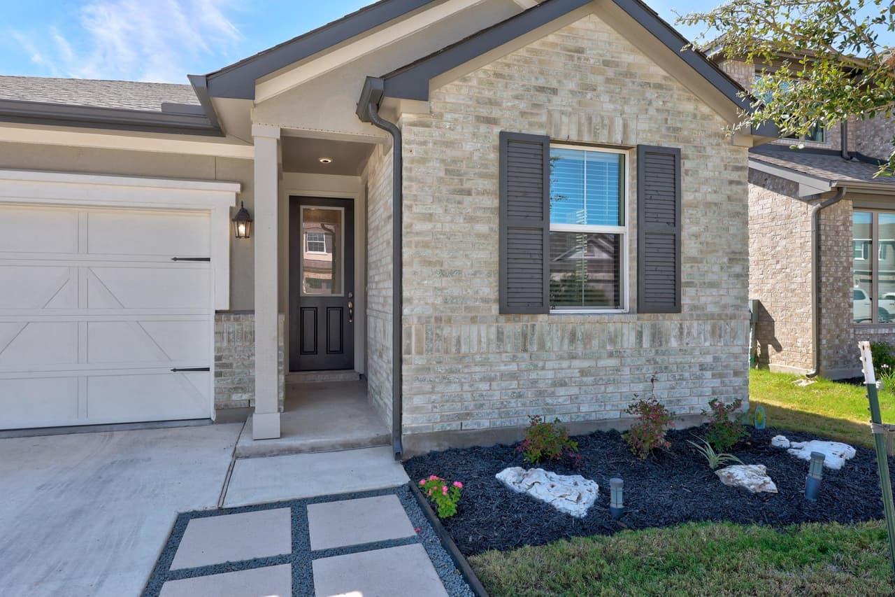 549  Raleigh Dr photo 3