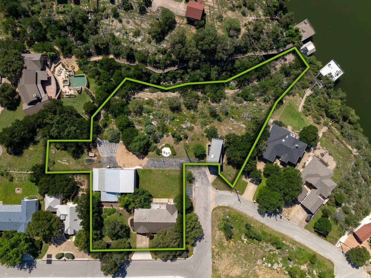 401  Crestview Dr photo 2