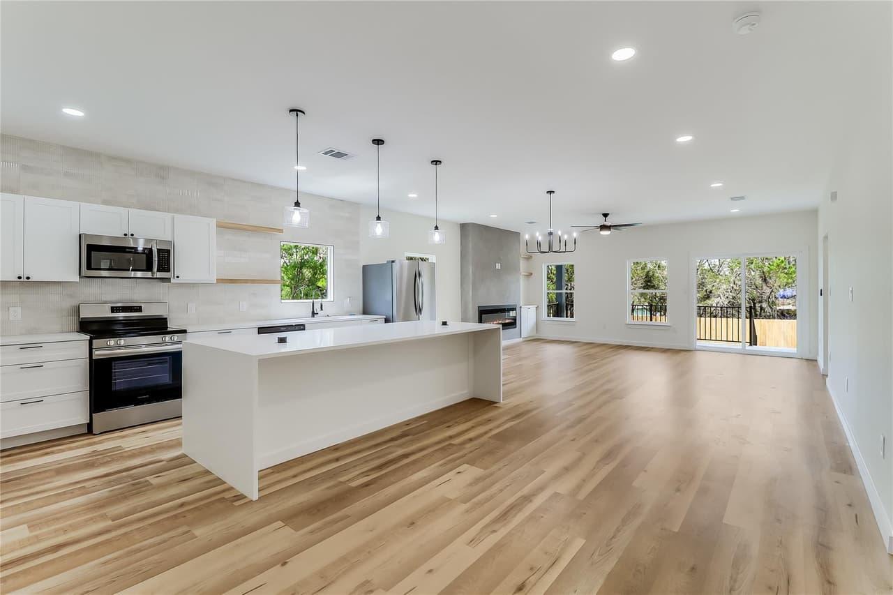 21415  Highland Lake Dr photo 3