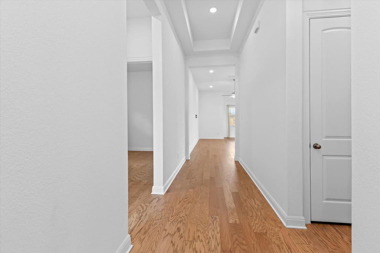 121  Shagbark Trl photo 6