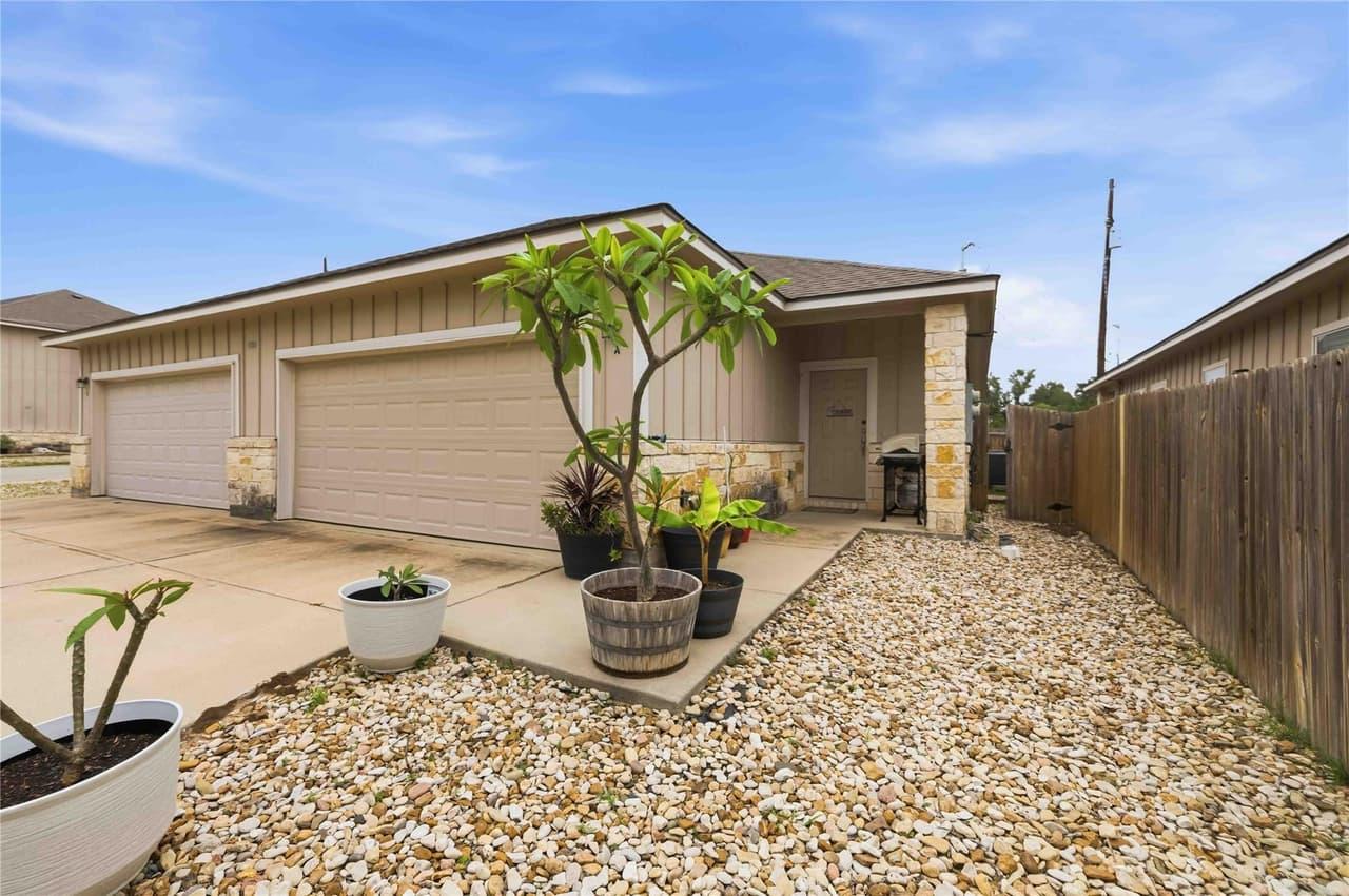 400  Carl Shipp Dr