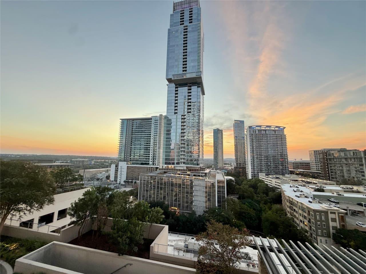 360  Nueces St  #1114
