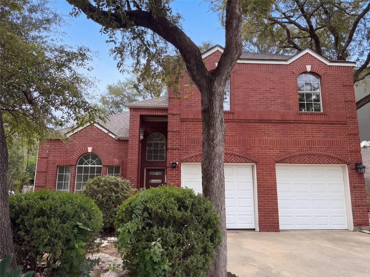 2225  Parkland Cv