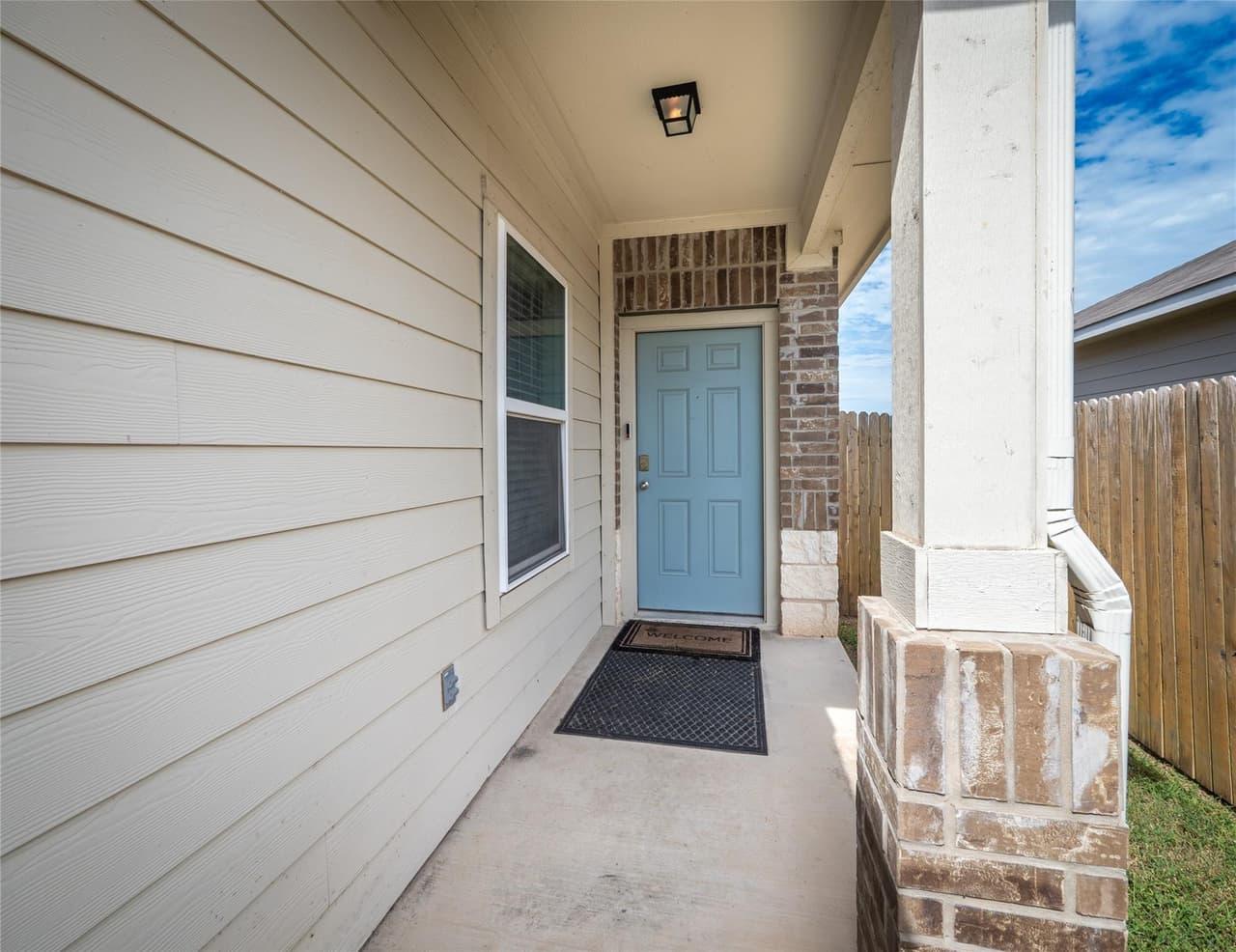 624  Independence Ave photo 4