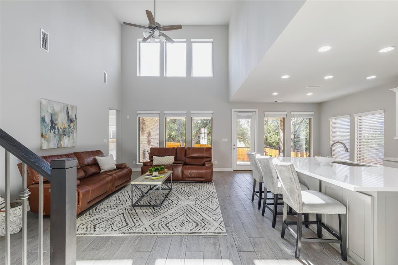305  Terra Manor Trl photo 4