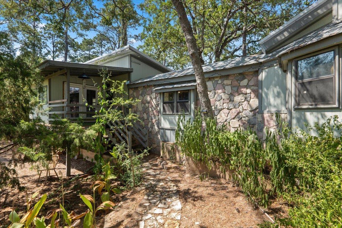 138  Forest Ln photo 2