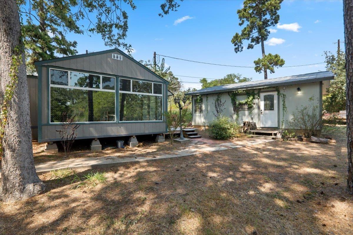 138  Forest Ln photo 3