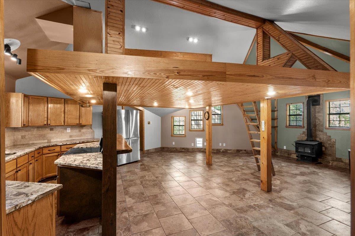 138  Forest Ln photo 6