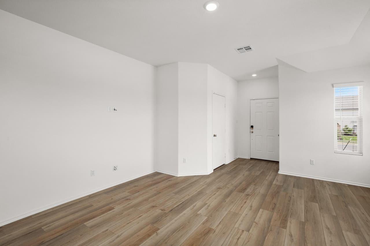 103  Brushy Creek Dr photo 2