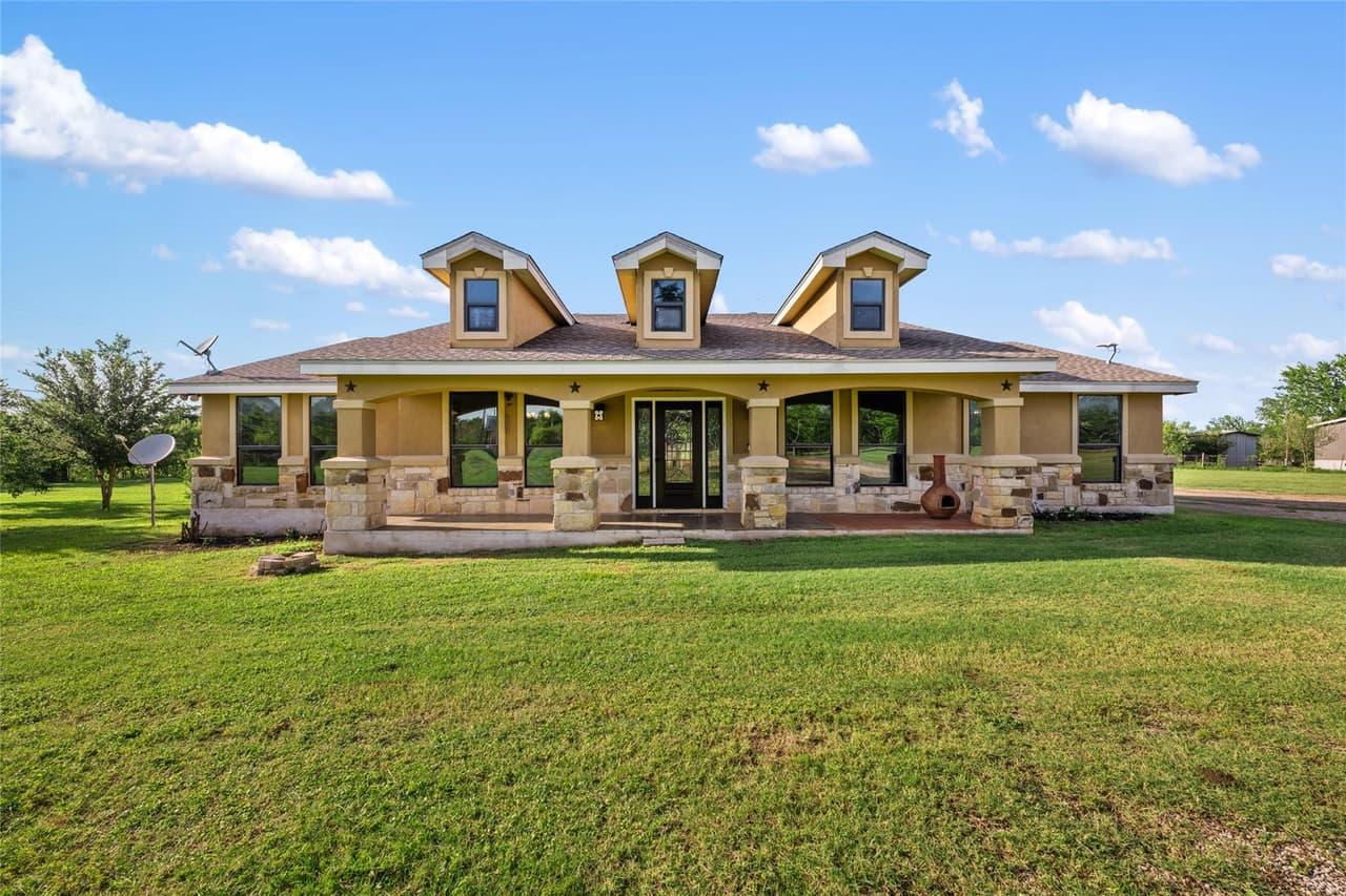108  Whispering Pines Dr photo 2