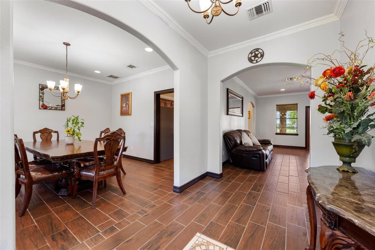 108  Whispering Pines Dr photo 5