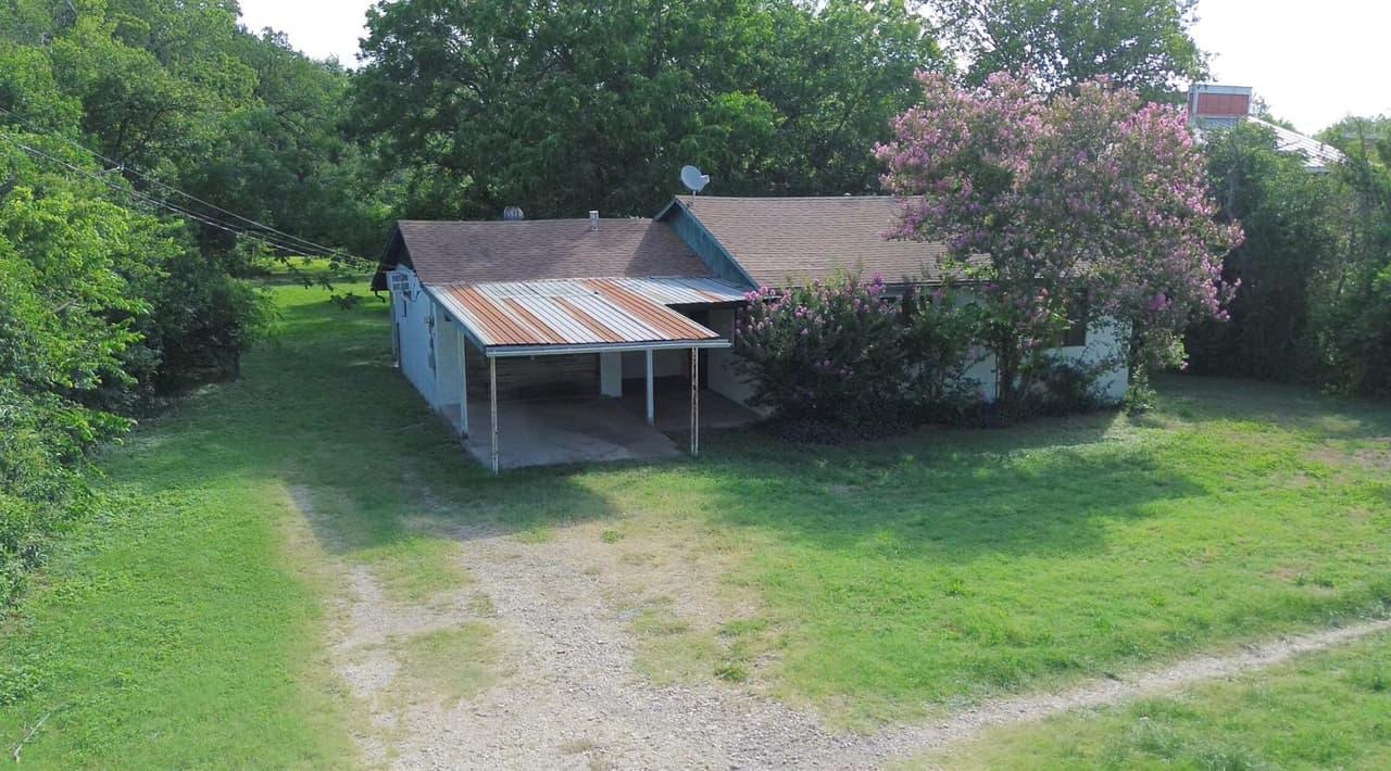1806  Fortview Rd photo 2