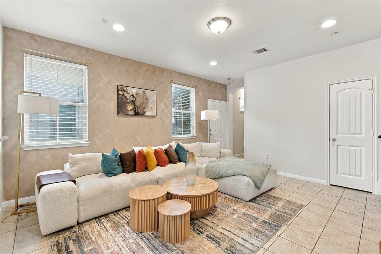2880  Donnell Dr  #304 photo 2