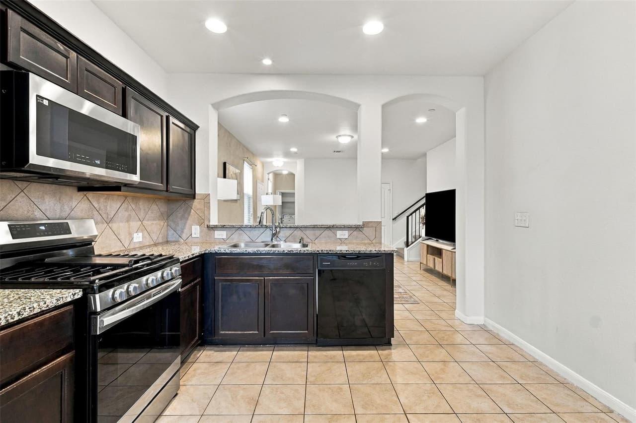 2880  Donnell Dr  #304 photo 6