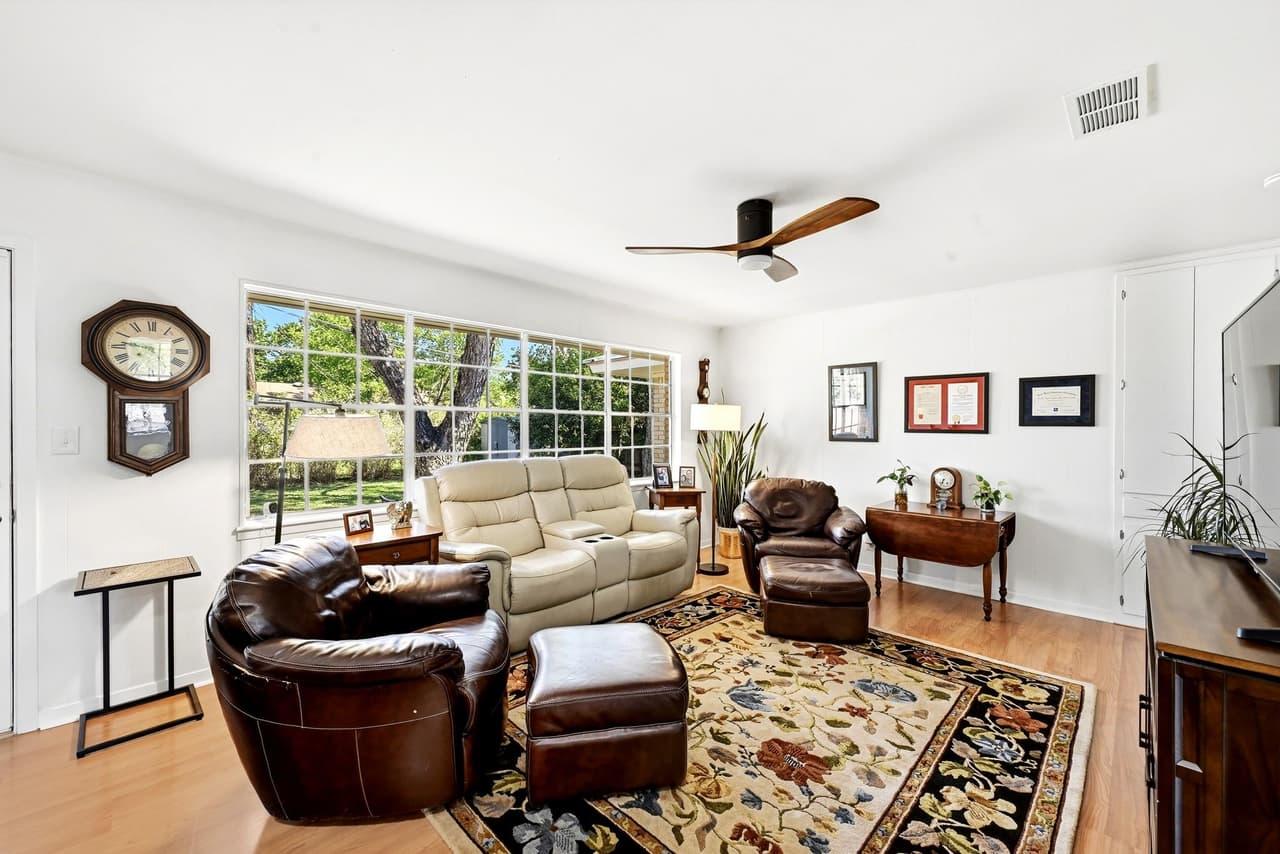 2104  Lanier Dr photo 5