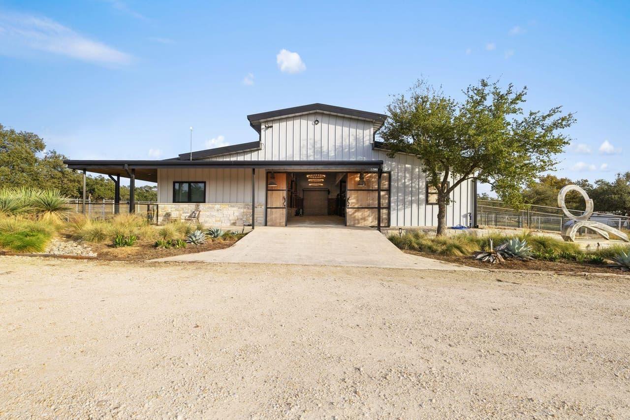 751  Prochnow Rd