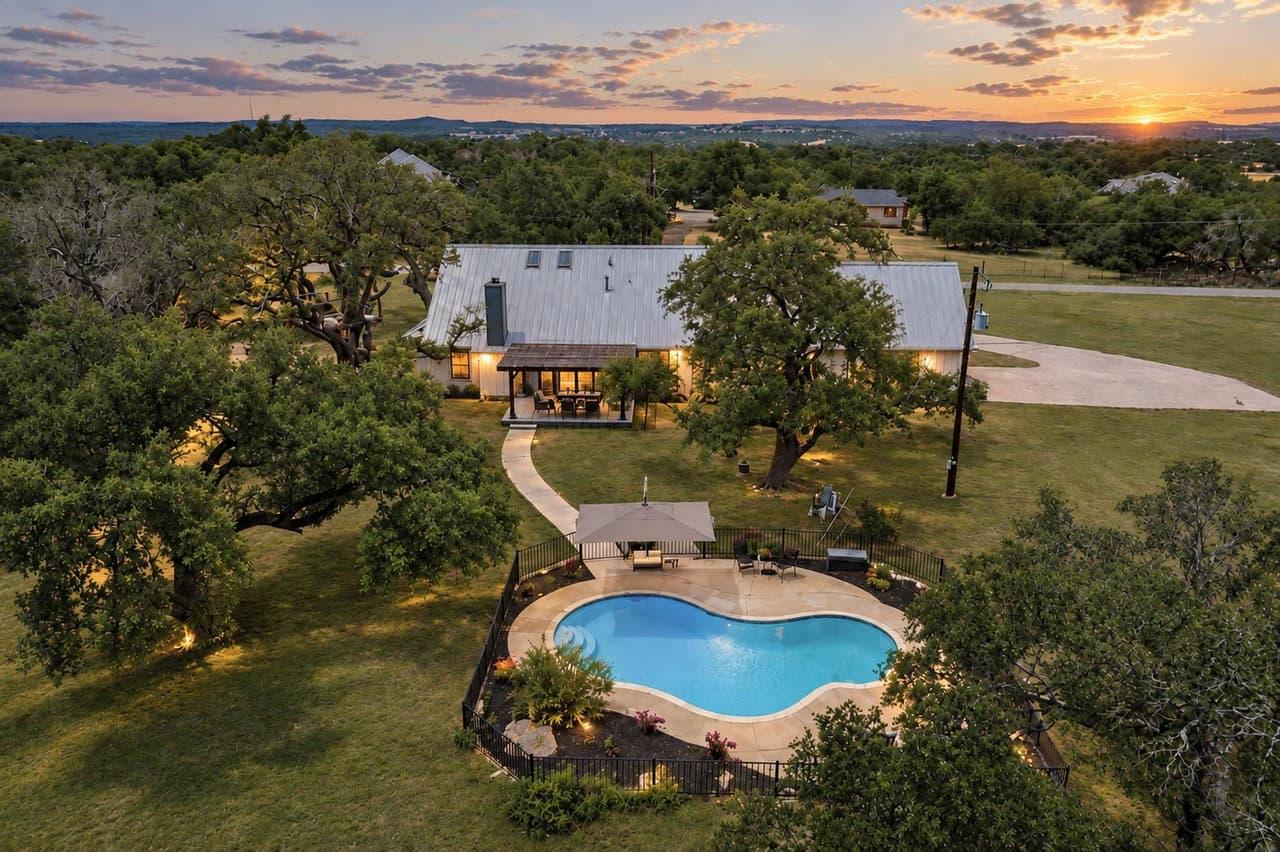 400  Oak Springs Dr
