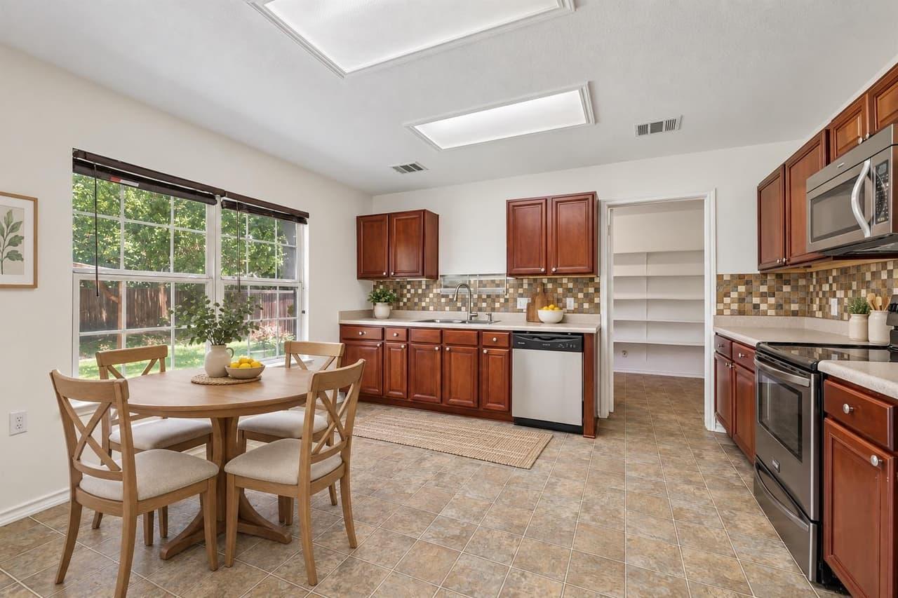7658  Marble Ridge Dr photo 5