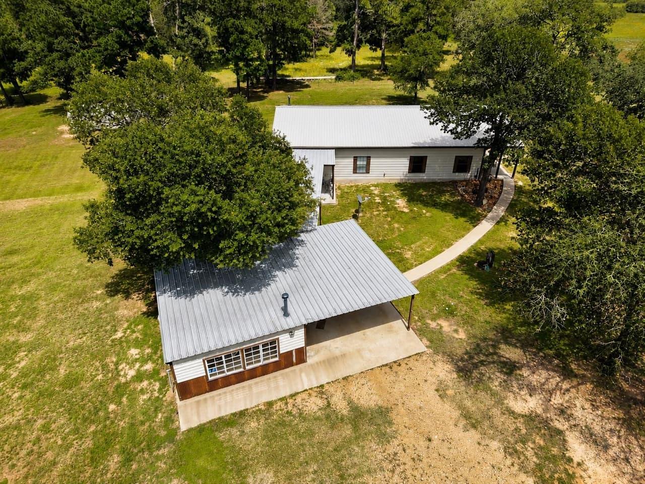318  Grey Wolf Ln photo 6