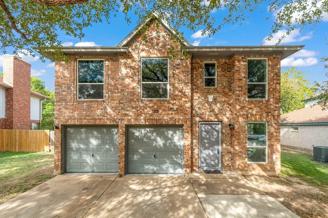806  Cactus Bend Dr
