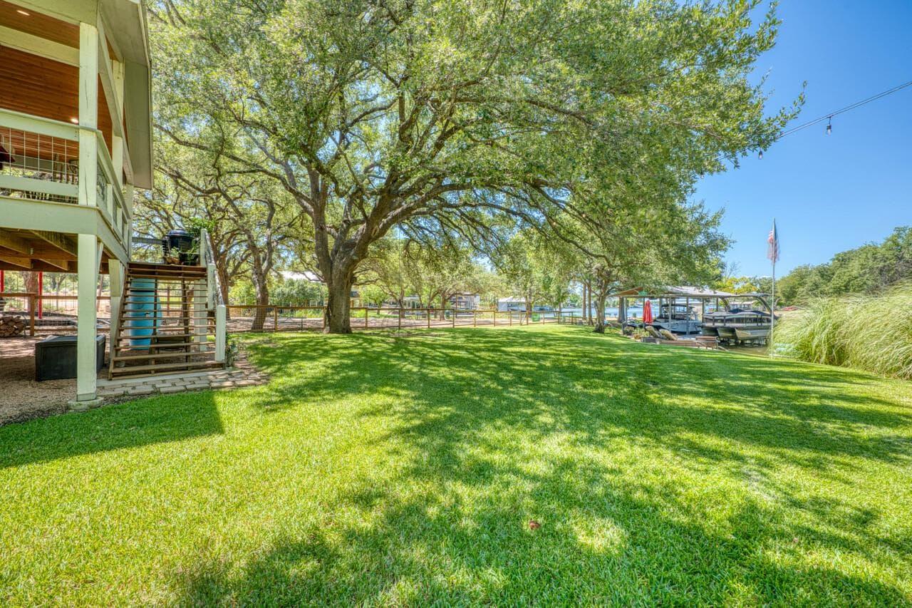 1001  Shorewood Dr photo 3