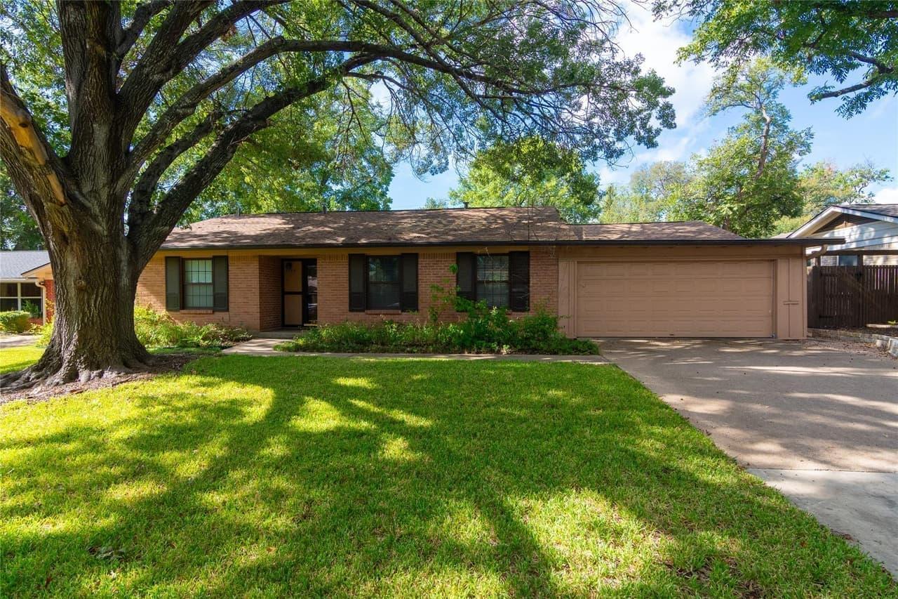 3109  Pinecrest Dr