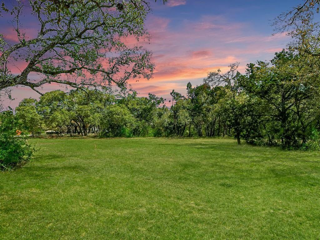 1104  Lone Star Dr