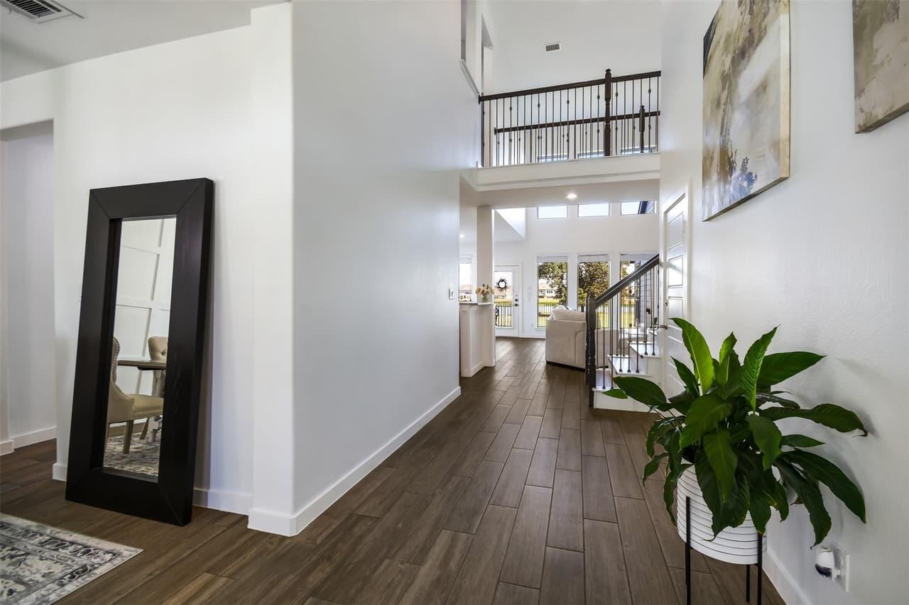 113  Cascia Cir photo 3