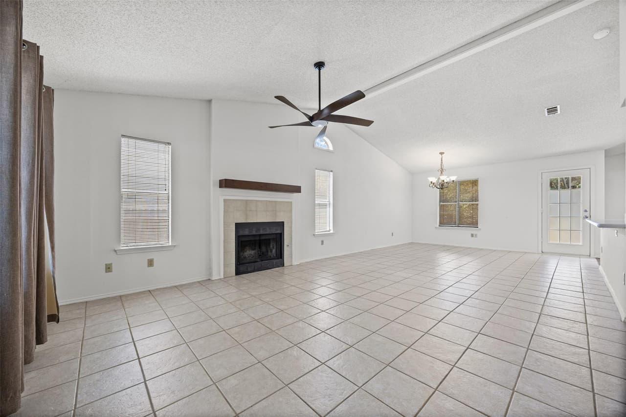 4613  MOLERA Dr photo 5