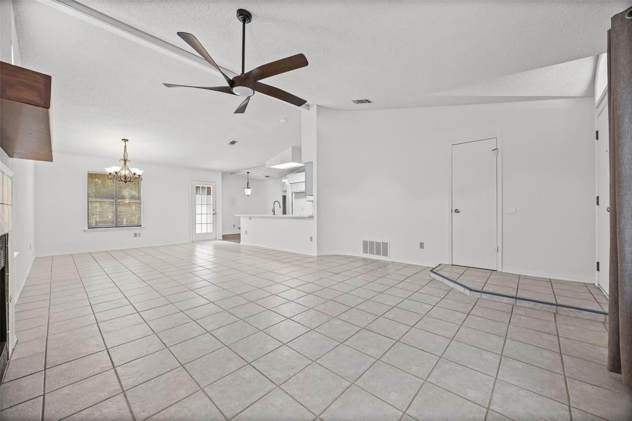4613  MOLERA Dr photo 6